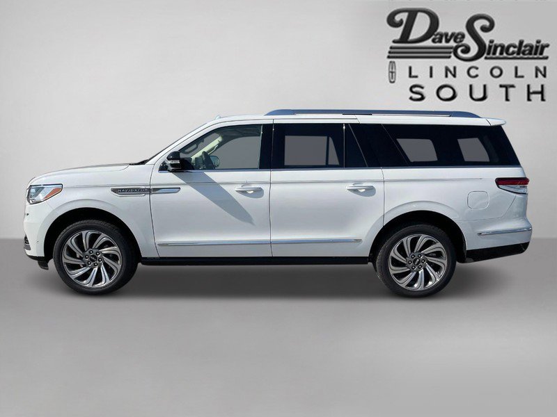 Certified 2023 Lincoln Navigator L Reserve image 8