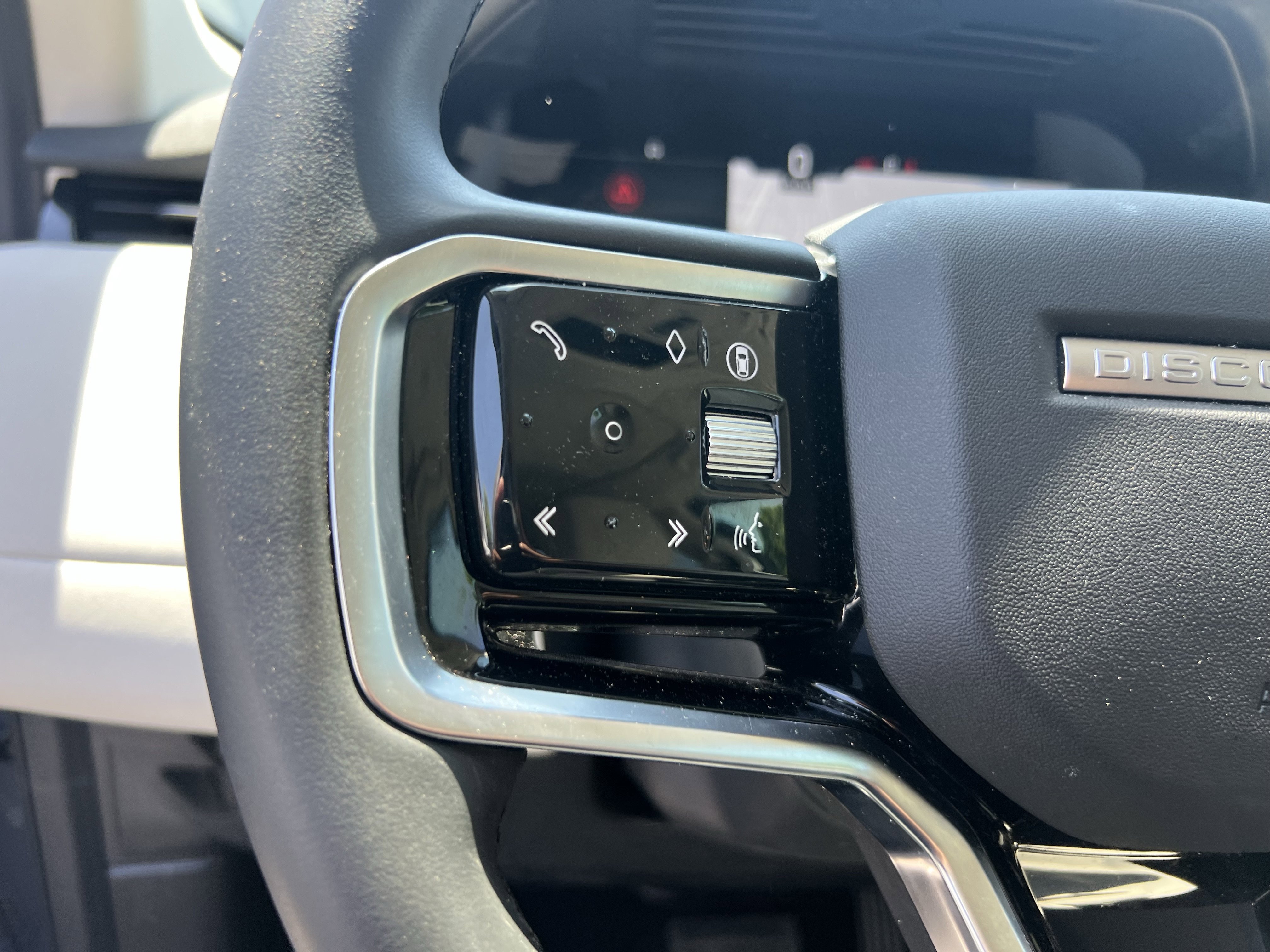Certified 2025 Land Rover Discovery Sport S AWD/4WD image 22