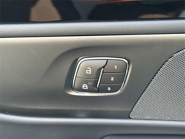 New 2025 Lincoln Nautilus Premier w/ Jet Appearance Package image 21