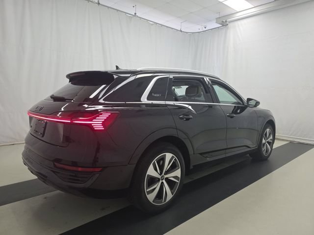Used 2024 Audi Q8 e-tron Premium Plus w/ Premium Plus Package AWD/4WD image 4