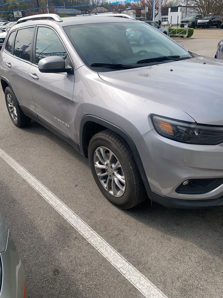 Used 2019 Jeep Cherokee Latitude Plus w/ Cold Weather Group image 2