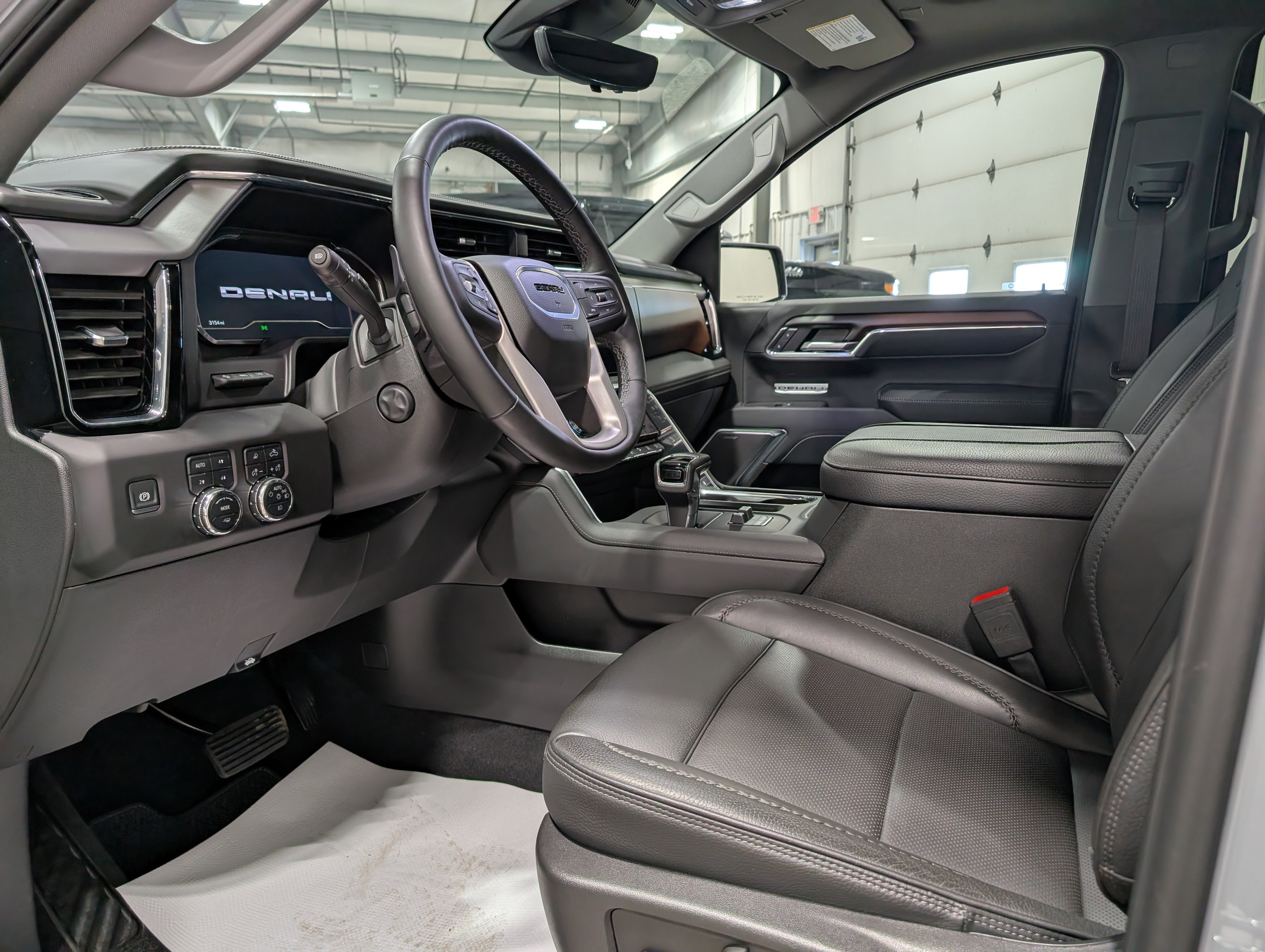 Used 2025 GMC Sierra 1500 Denali w/ Denali Reserve Package AWD/4WD image 15