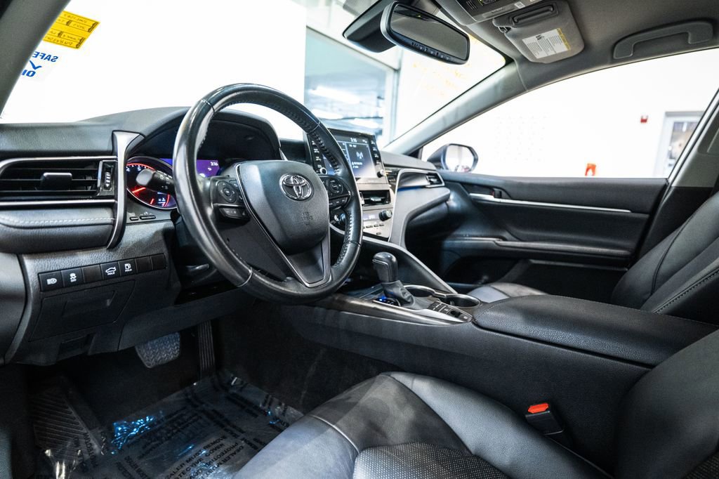 Used 2023 Toyota Camry XSE image 4
