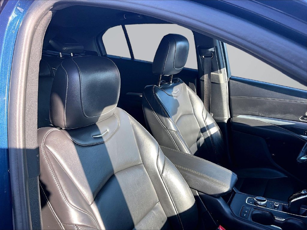 Used 2020 Cadillac XT4 Premium Luxury FWD image 7