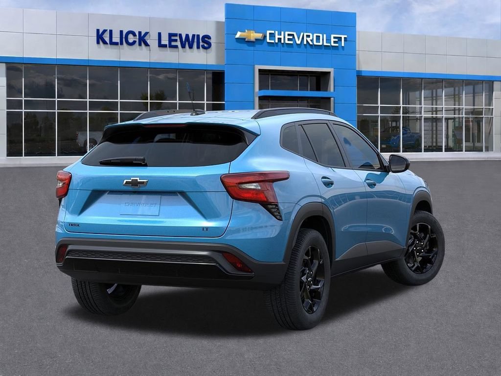 New 2026 Chevrolet Trax LT w/ Midnight Edition FWD image 4
