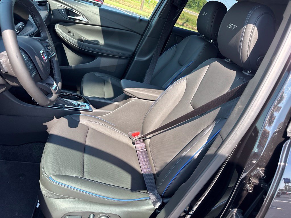 New 2026 Buick Encore GX Sport Touring w/ Comfort Package FWD image 11