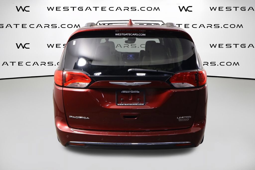 Used 2017 Chrysler Pacifica Limited w/ UConnect Theater Package FWD image 4