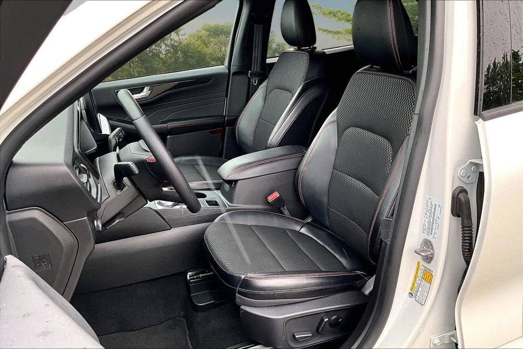 Used 2024 Ford Escape ST-Line w/ Tech Pack #1 AWD/4WD image 25