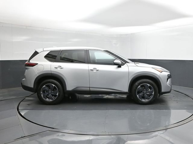 Used 2025 Nissan Rogue SV FWD image 15