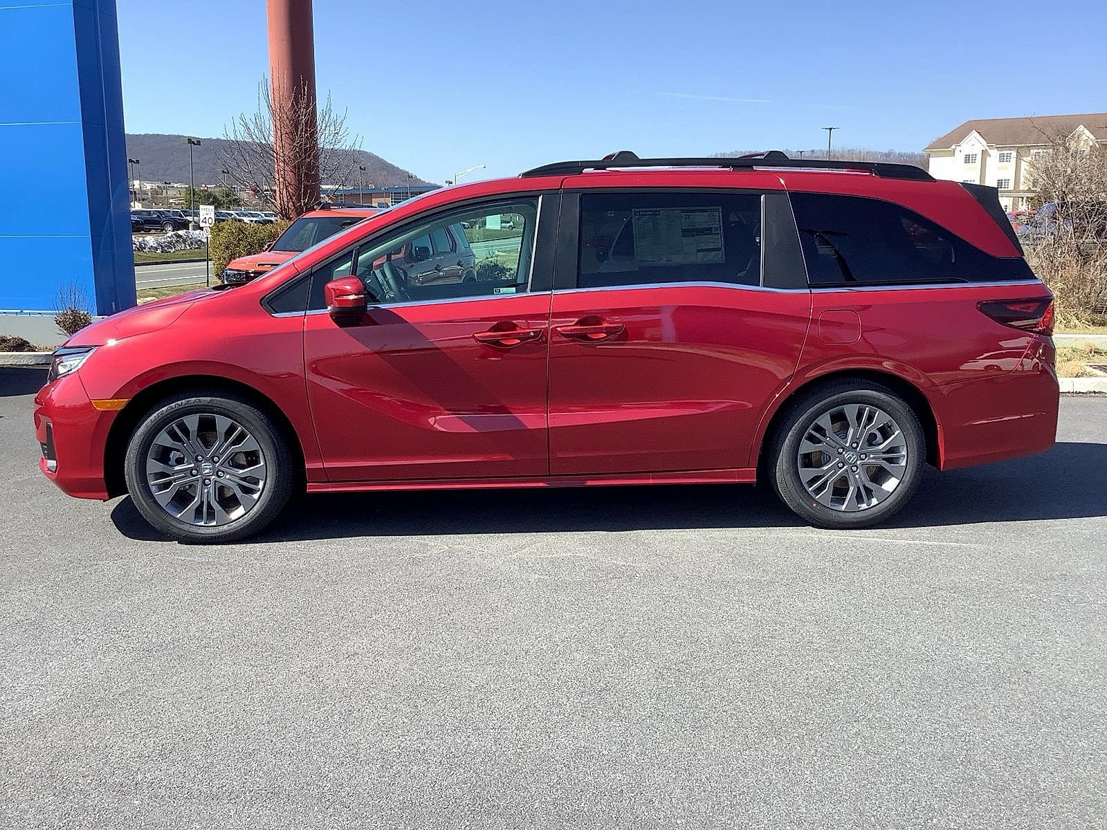 New 2026 Honda Odyssey Touring image 3