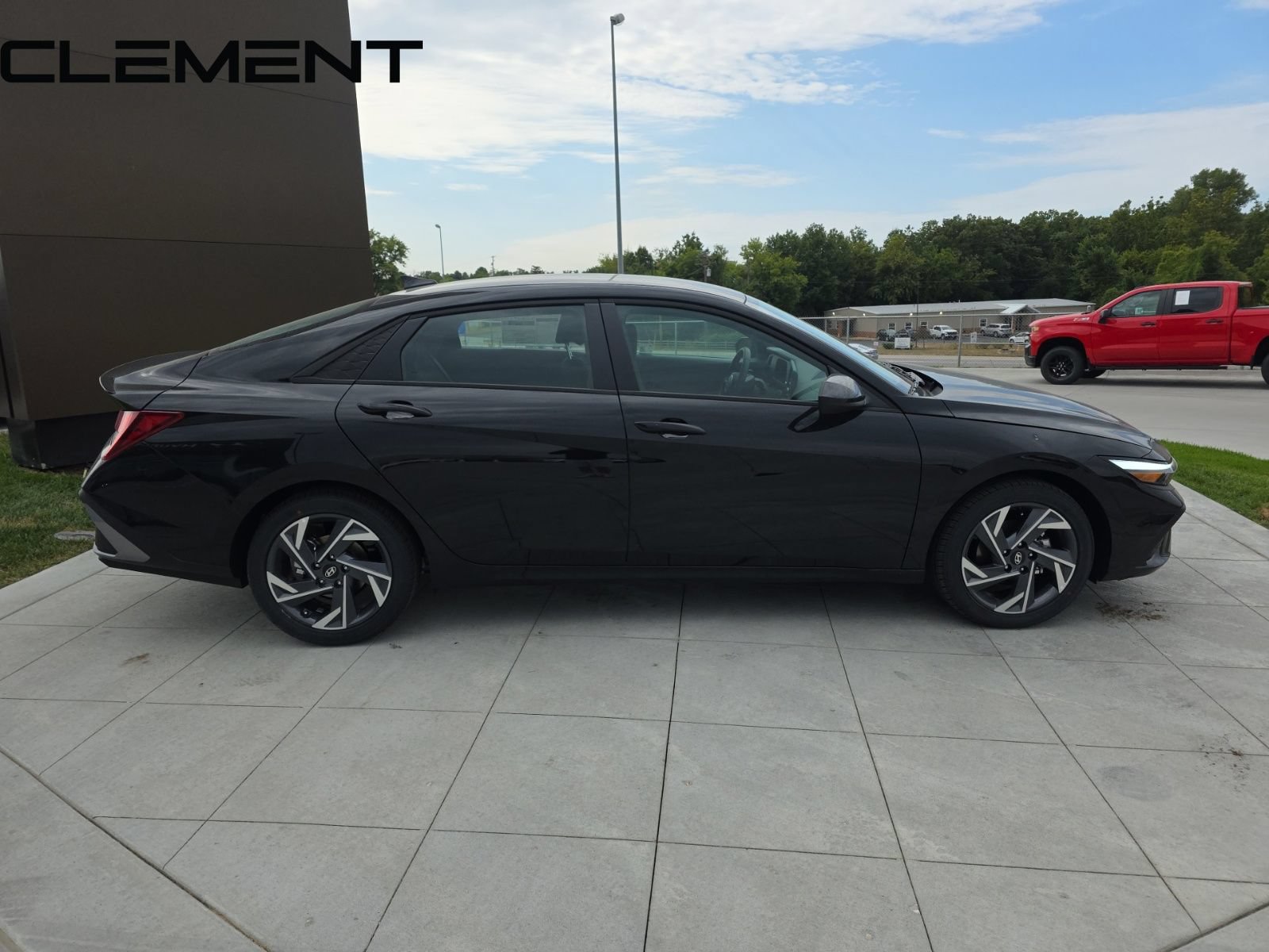 Certified 2025 Hyundai Elantra Sport FWD image 6