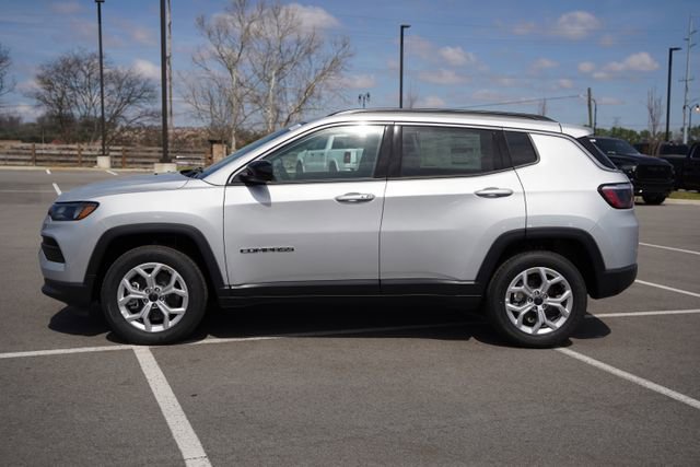 New 2026 Jeep Compass Latitude w/ Driver Assistance Group image 4