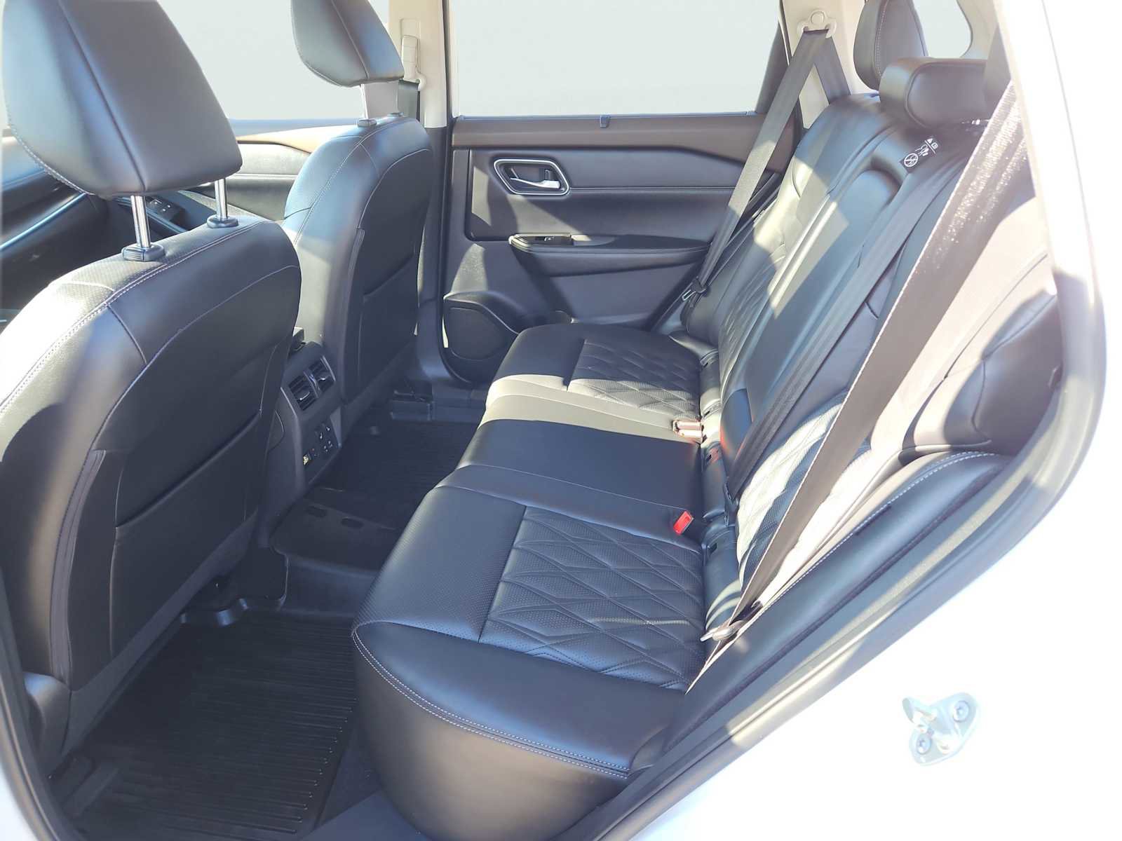 Used 2021 Nissan Rogue Platinum AWD/4WD image 37