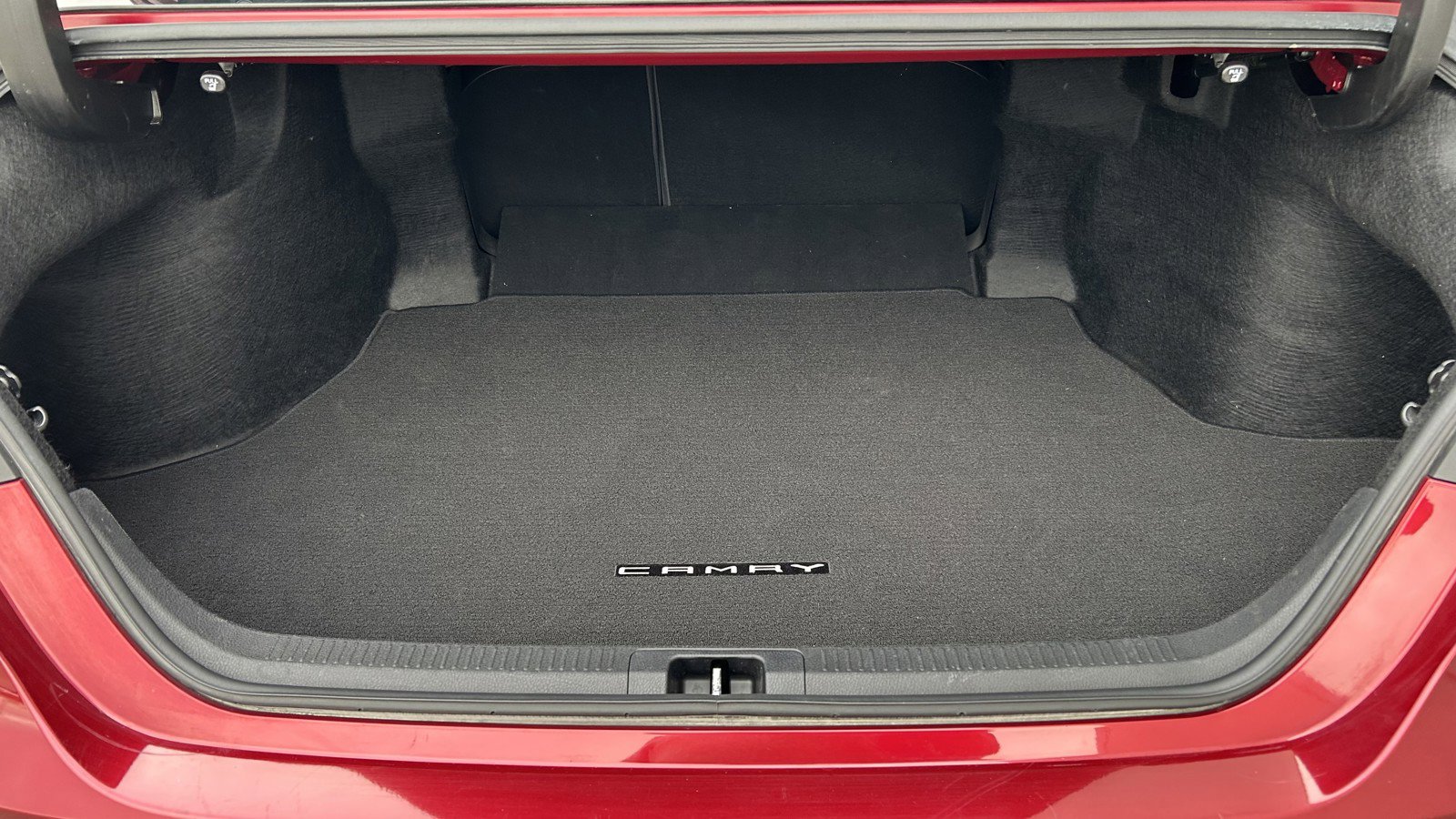 Used 2019 Toyota Camry LE FWD image 14