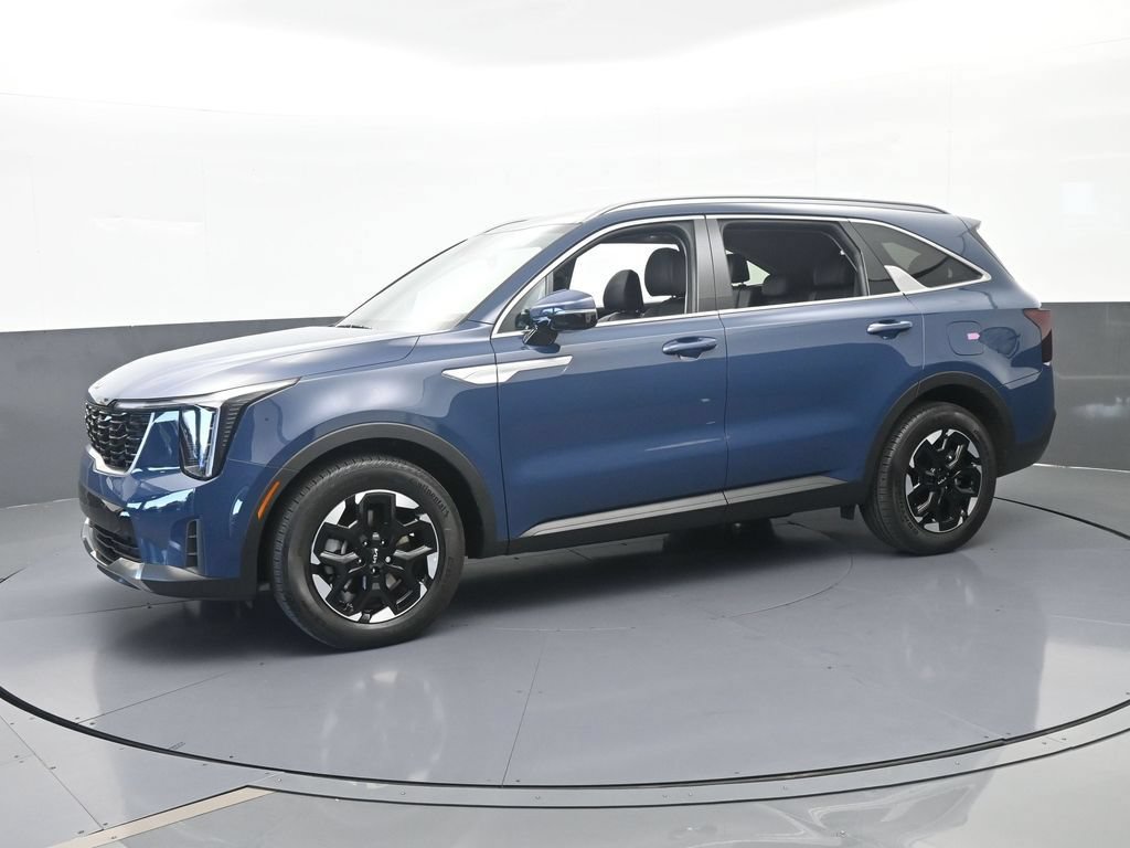 Used 2025 Kia Sorento S w/ Panoramic Sunroof Package FWD image 2