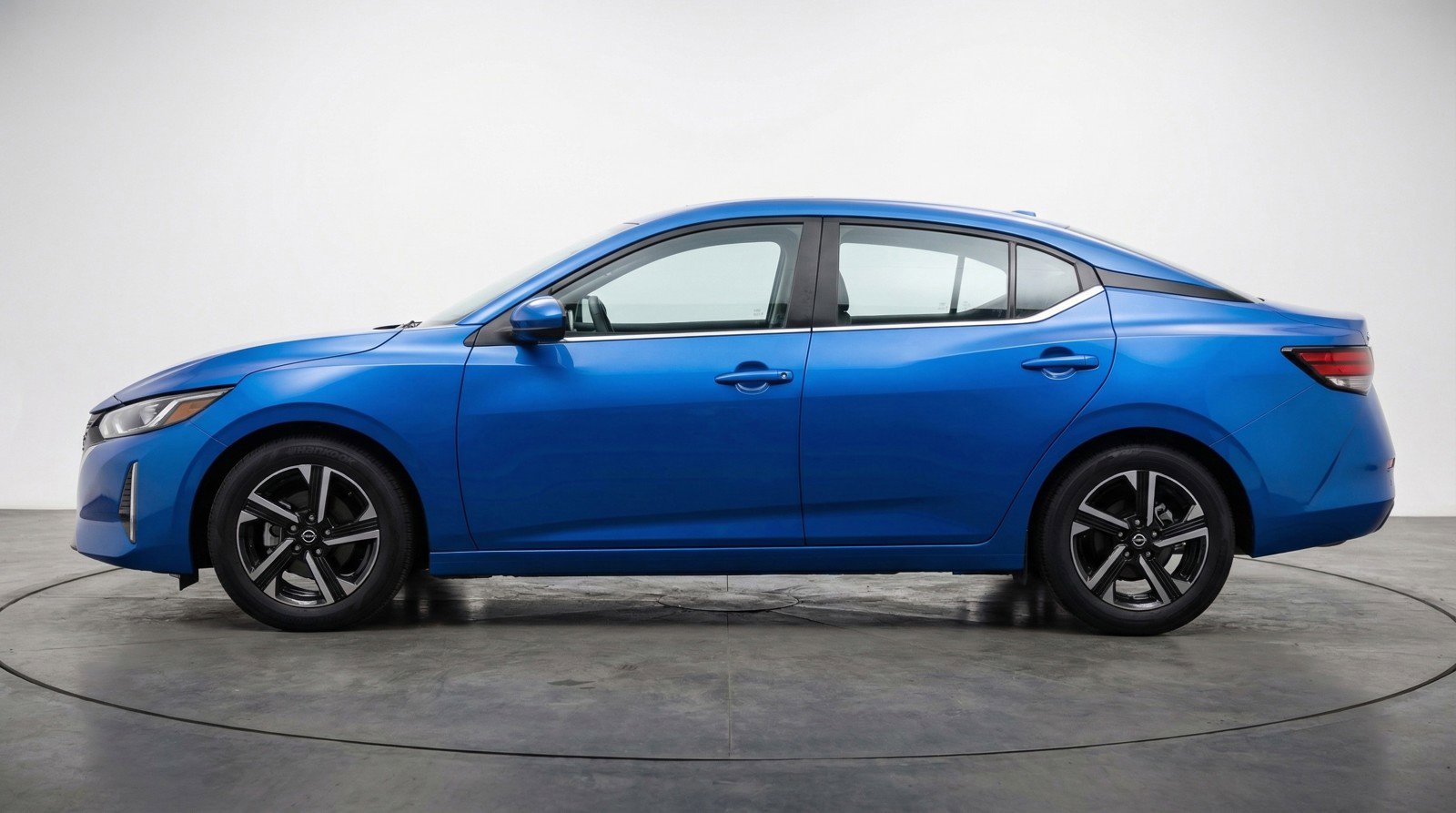 Used 2025 Nissan Sentra SV image 5