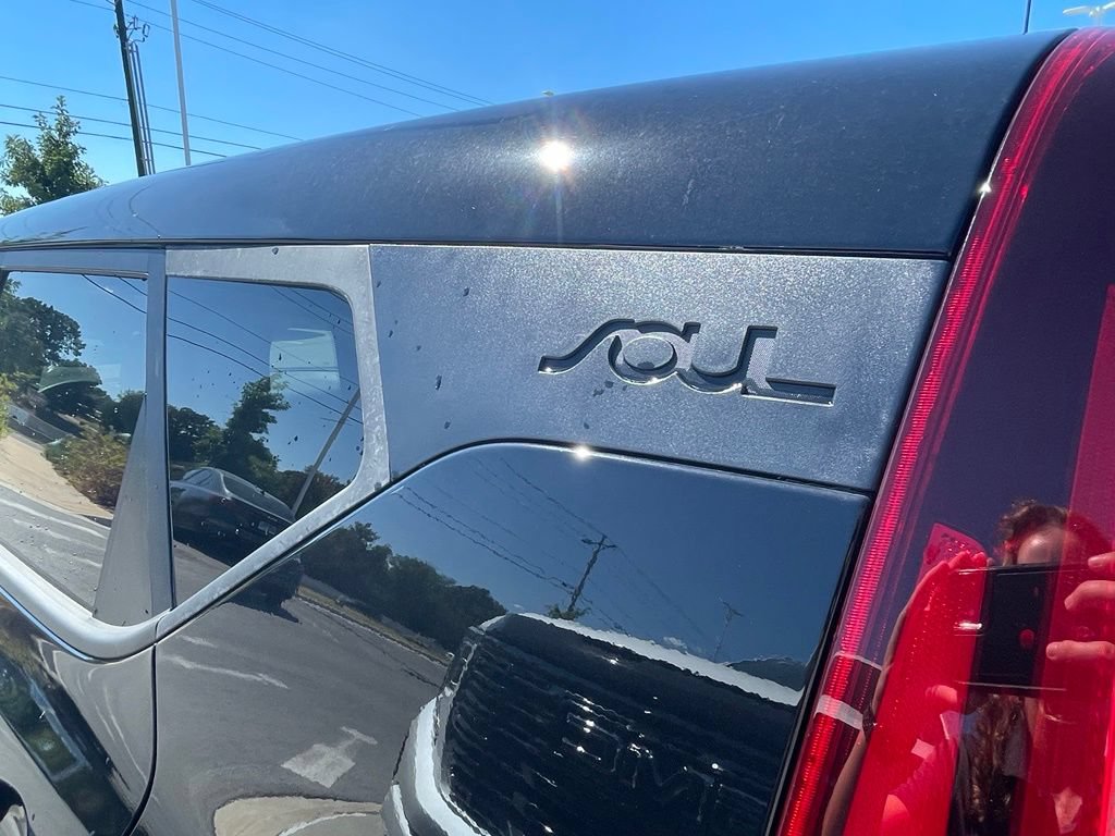 Certified 2022 Kia Soul LX FWD image 25