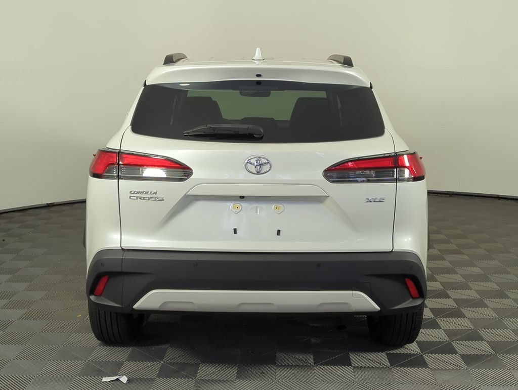 Used 2023 Toyota Corolla Cross XLE FWD image 6