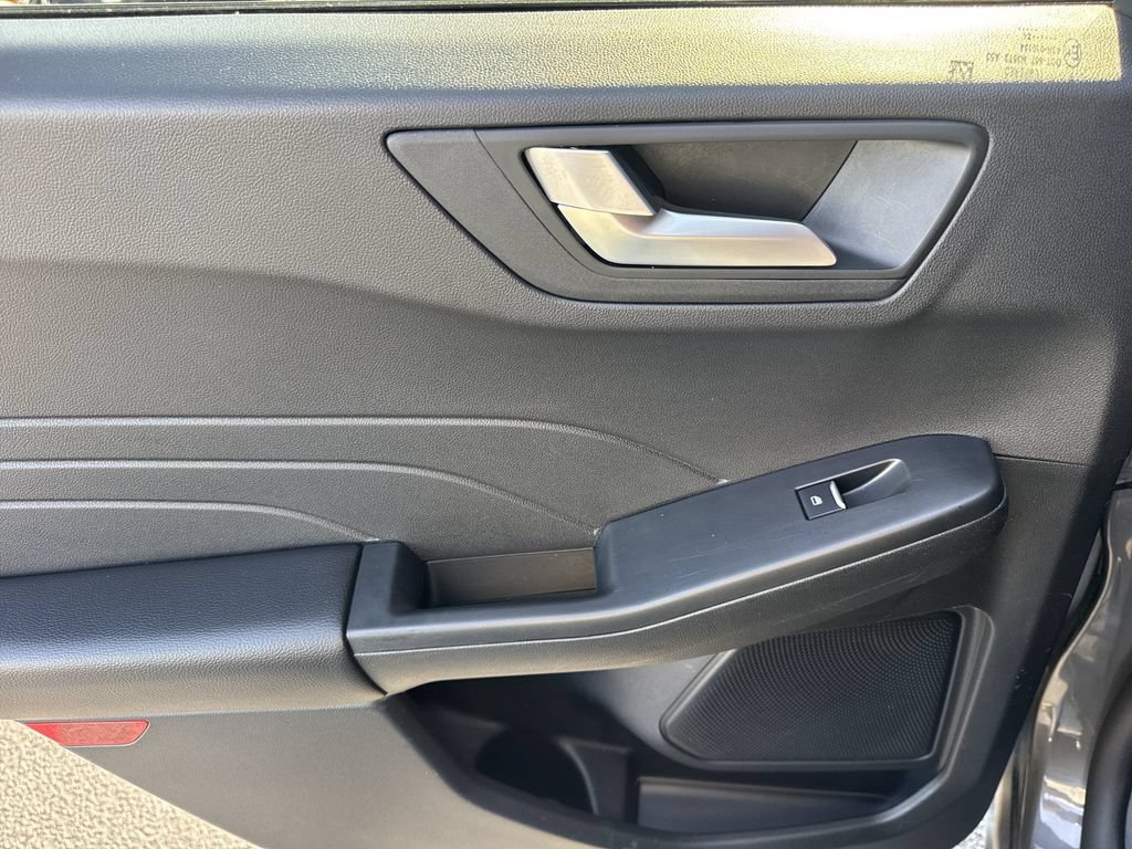 Used 2025 Ford Escape ST-Line Select AWD/4WD image 21