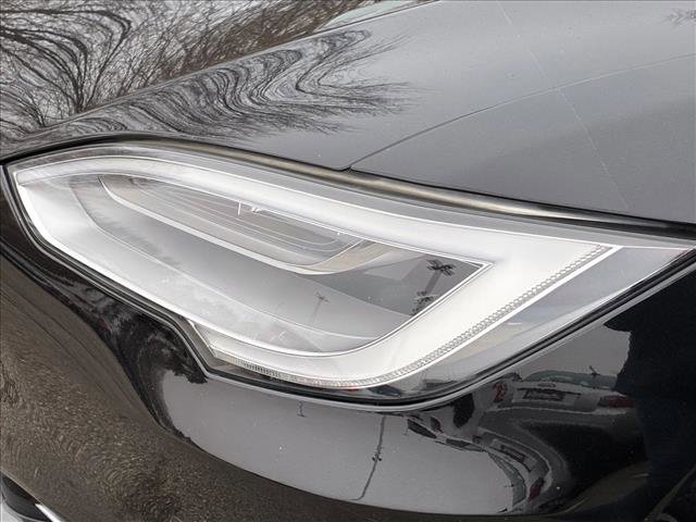 Used 2016 Tesla Model S 70D image 10