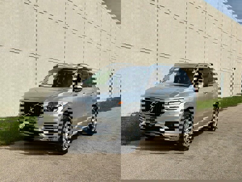 Used 2019 Volvo XC90 T6 Momentum w/ Advanced Package image 3