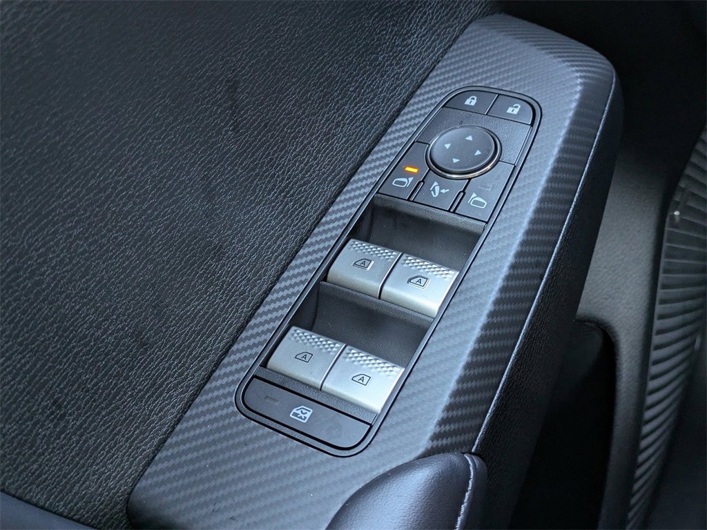 New 2025 Mitsubishi Outlander SE image 25