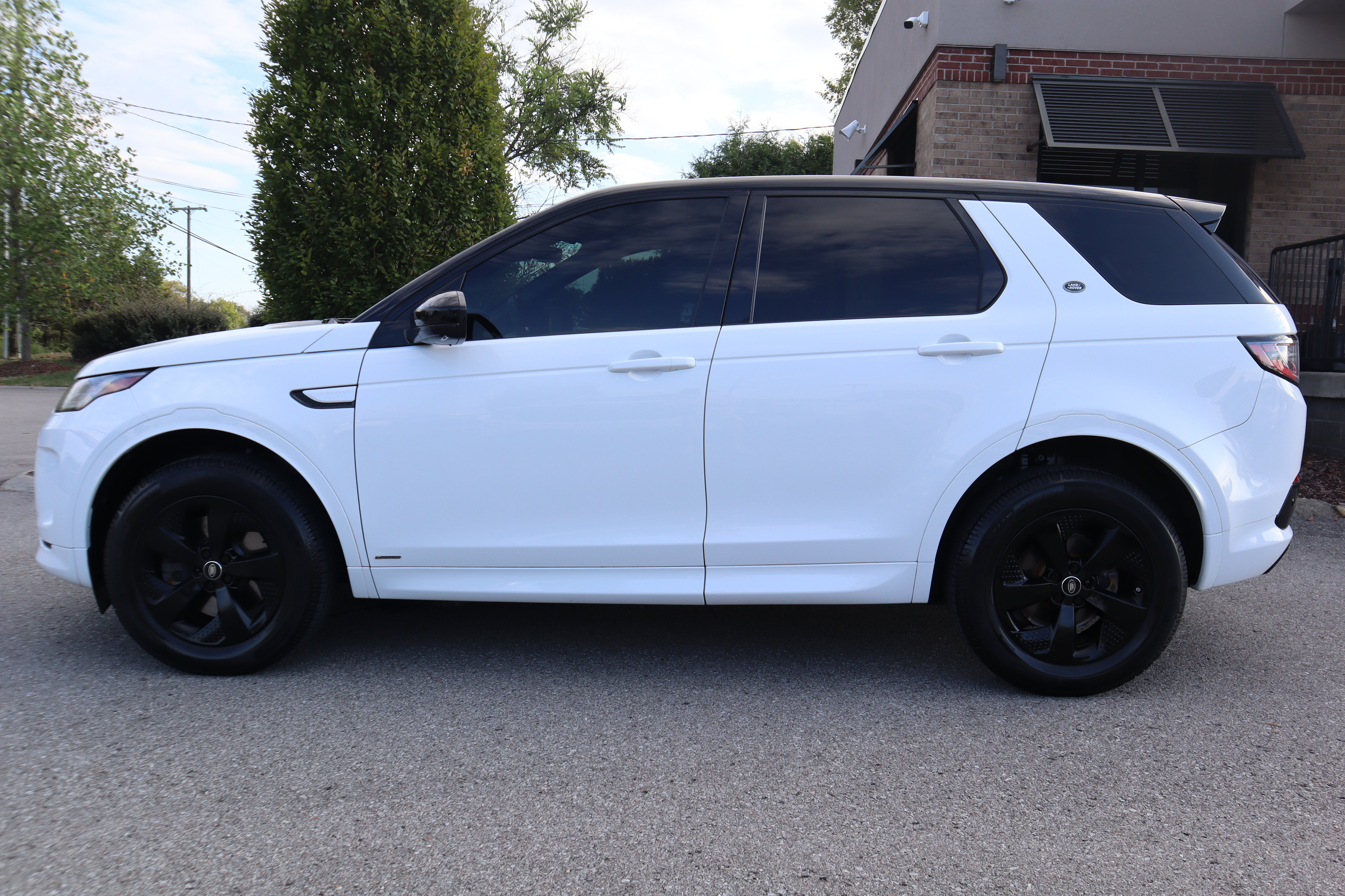 Used 2020 Land Rover Discovery Sport S R-Dynamic AWD/4WD image 10