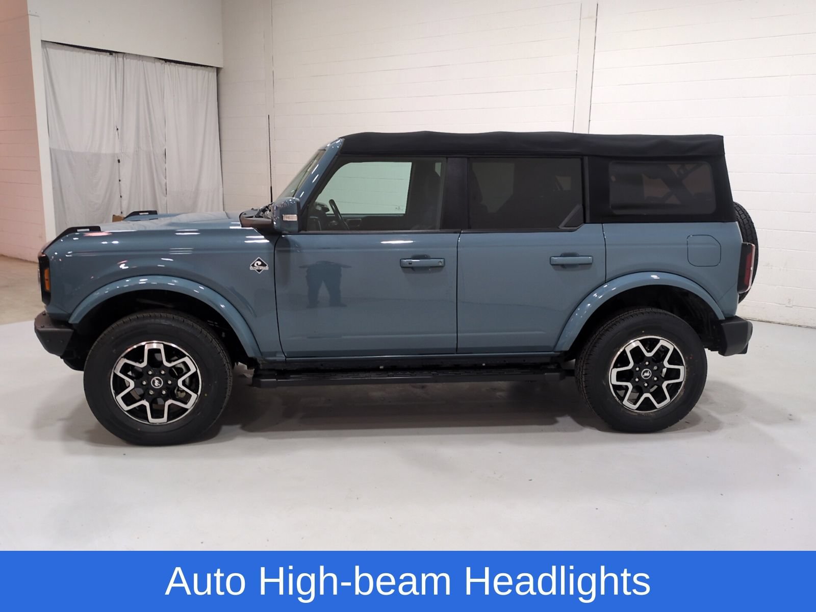 Used 2022 Ford Bronco Outer Banks AWD/4WD image 6