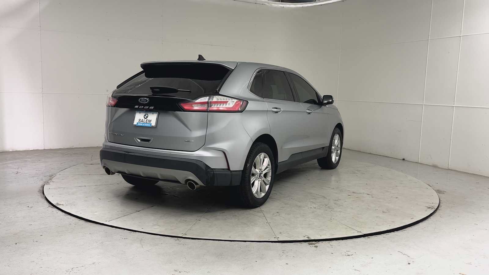 Used 2022 Ford Edge Titanium AWD/4WD image 2