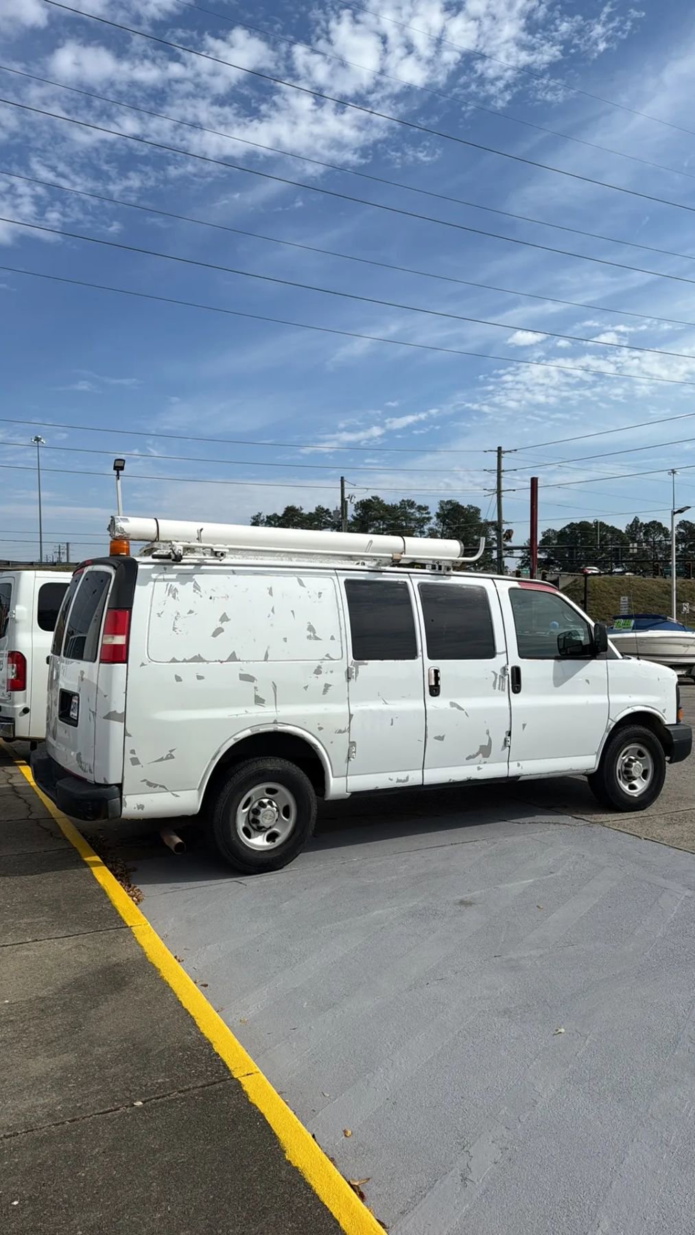 Used 2013 Chevrolet Express 2500 image 3