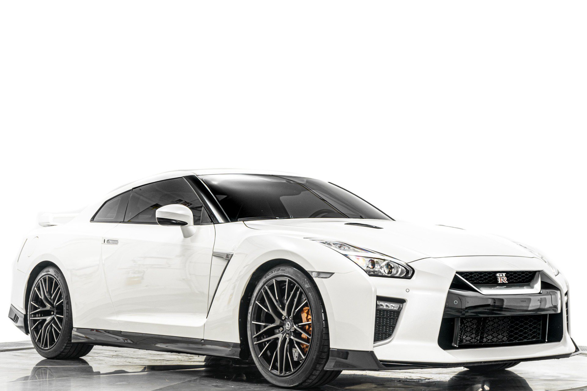Used 2021 Nissan GT-R Premium AWD/4WD image 33