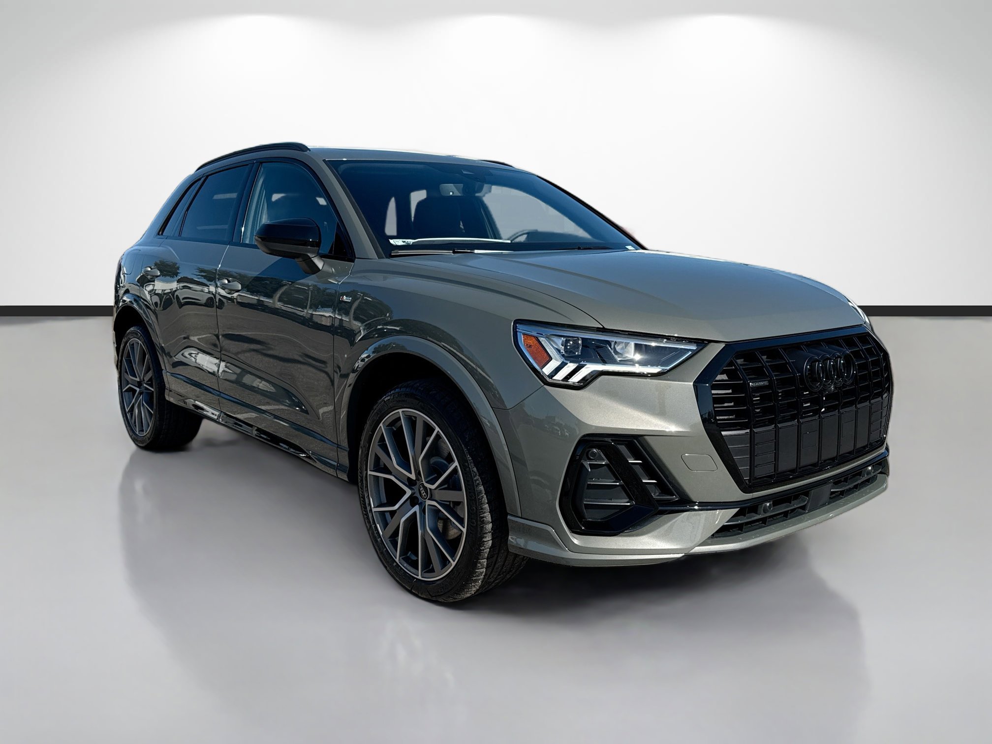 New 2025 Audi Q3 2.0T Premium Plus image 1