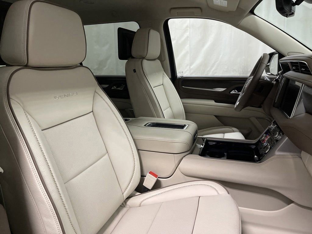 Used 2024 GMC Yukon XL Denali w/ Advanced Technology Package image 36