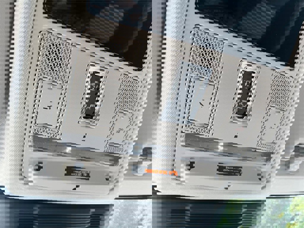 Used 2025 Land Rover Discovery Sport S AWD/4WD image 22