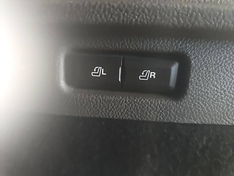 Used 2022 Lincoln Corsair AWD w/ Premium Package image 36