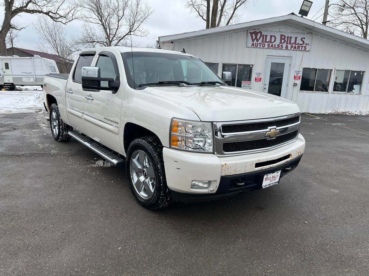 Used 2011 Chevrolet Silverado 1500 LTZ w/ LTZ White Diamond Edition AWD/4WD image 3