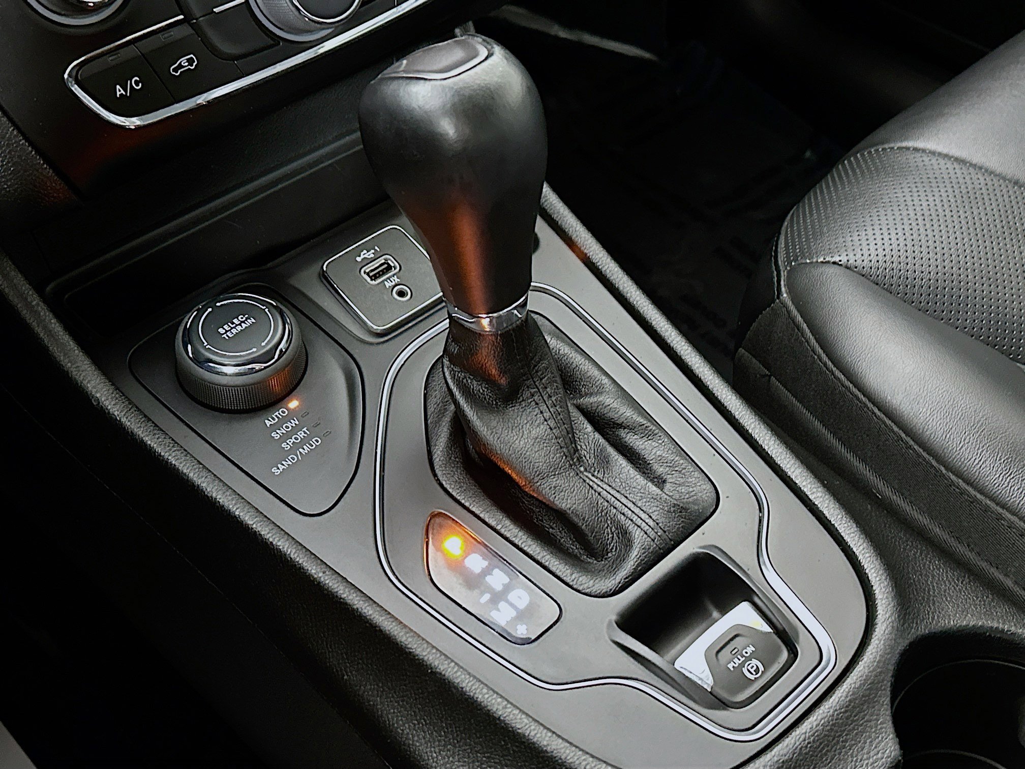 Used 2021 Jeep Cherokee Latitude Lux AWD/4WD image 16