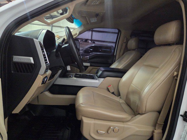 Used 2017 Ford F350 Lariat w/ Lariat Value Package AWD/4WD image 6