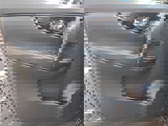 Used 2022 Nissan Rogue Sport SV image 12