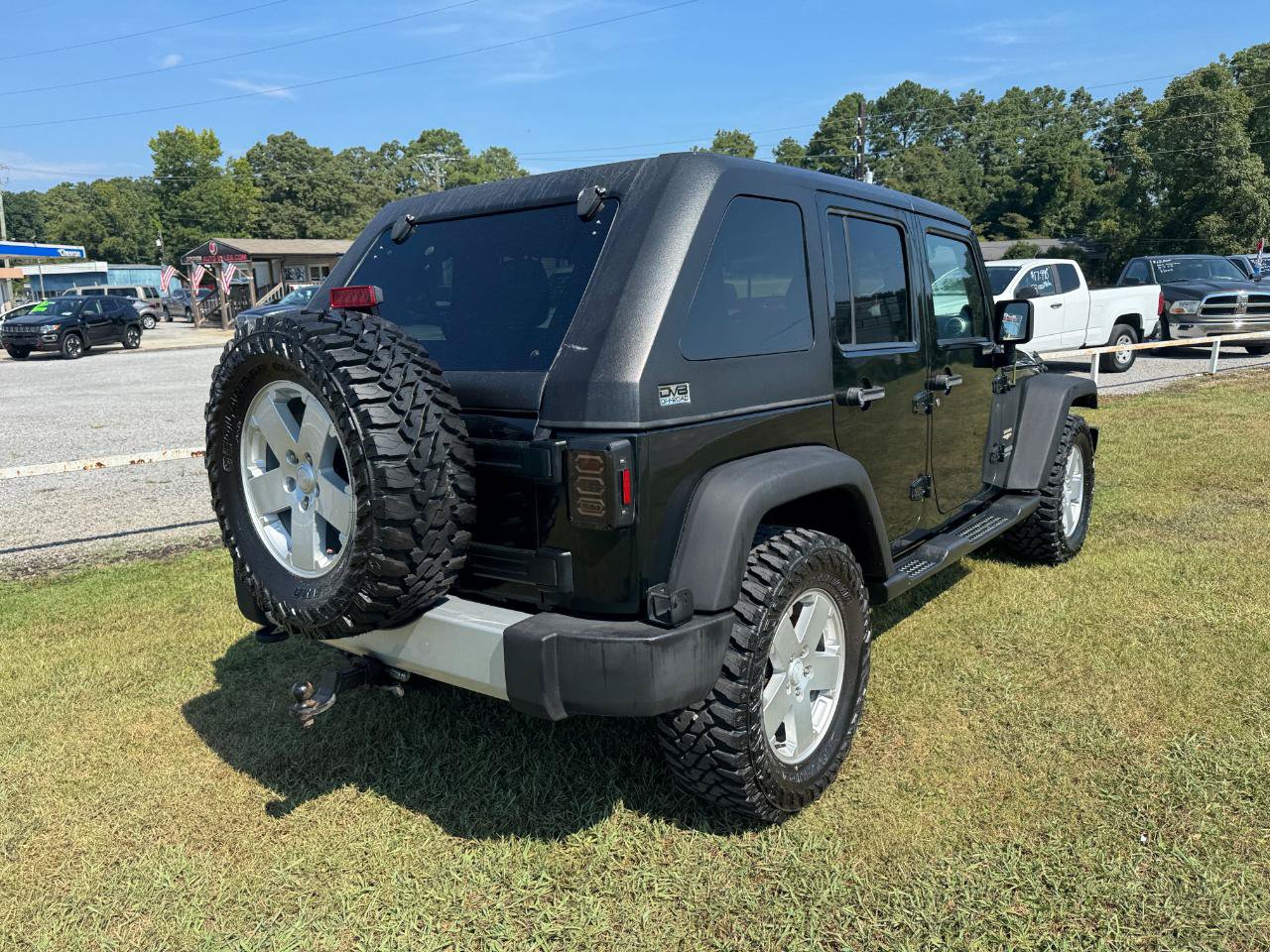 Used 2012 Jeep Wrangler Unlimited Sahara AWD/4WD image 3