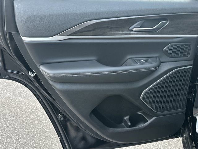 New 2026 Jeep Grand Cherokee Limited w/ Luxury Tech Group II image 23