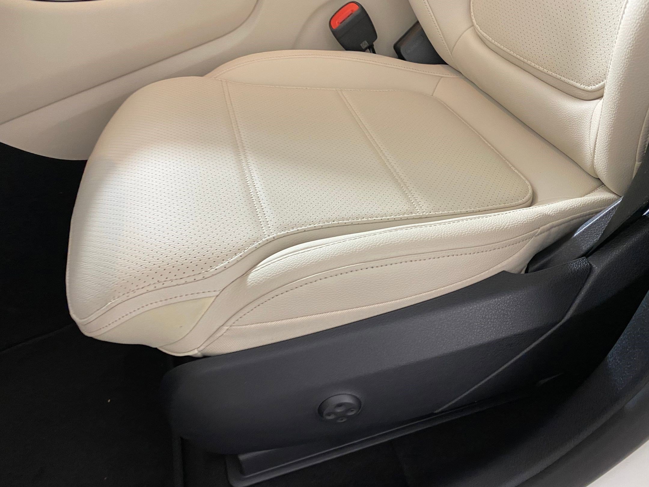 Used 2026 Mercedes-Benz GLC 300 4MATIC image 12