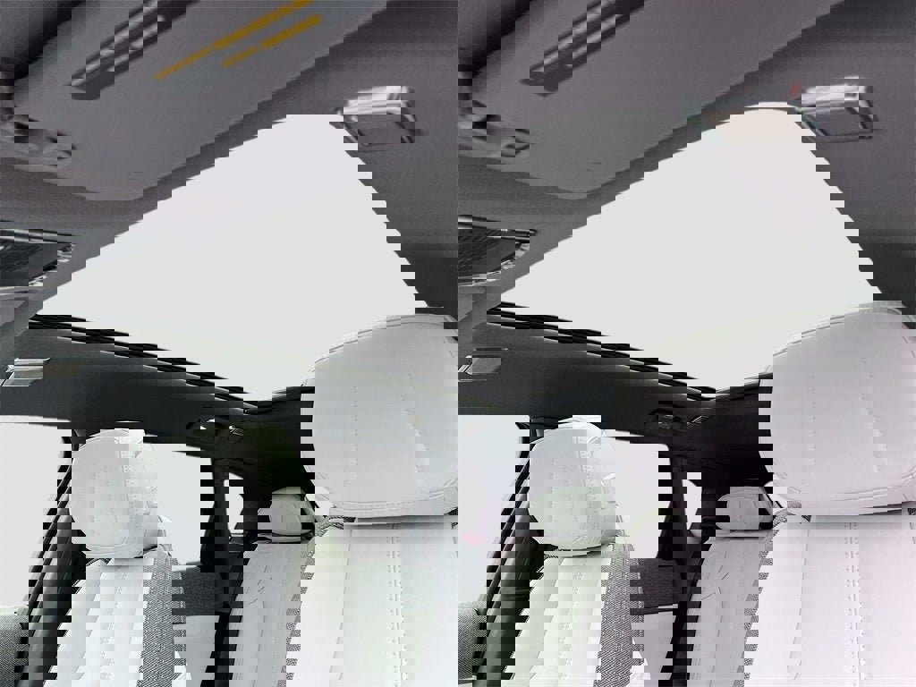 New 2026 Cadillac Optiq Luxury 1 image 21