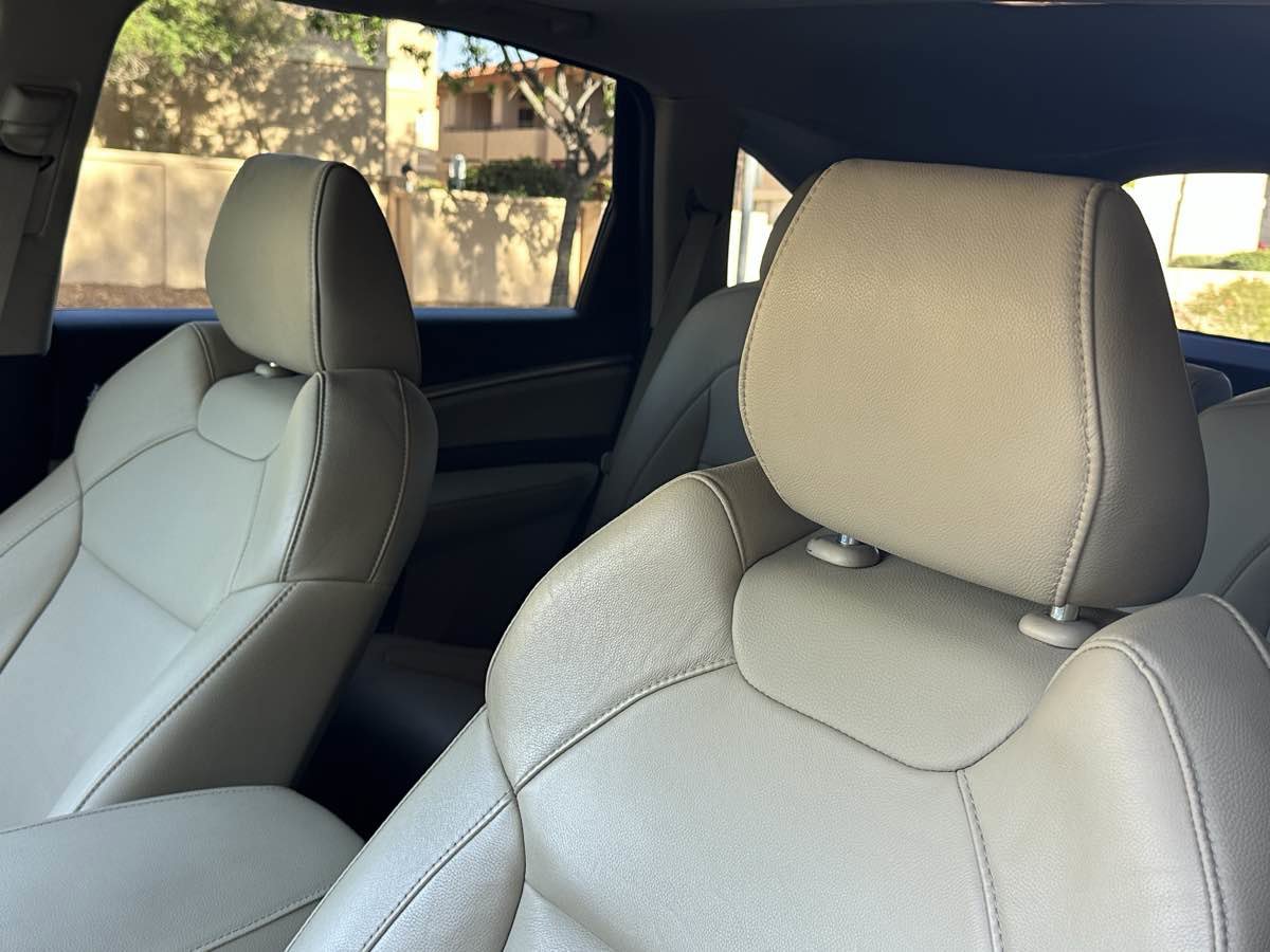 Used 2020 Acura MDX FWD image 24