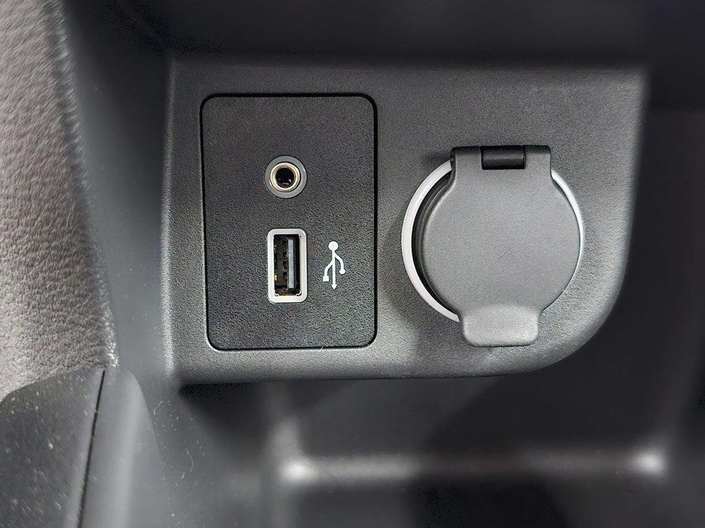 Used 2025 Nissan Kicks Play S FWD image 18