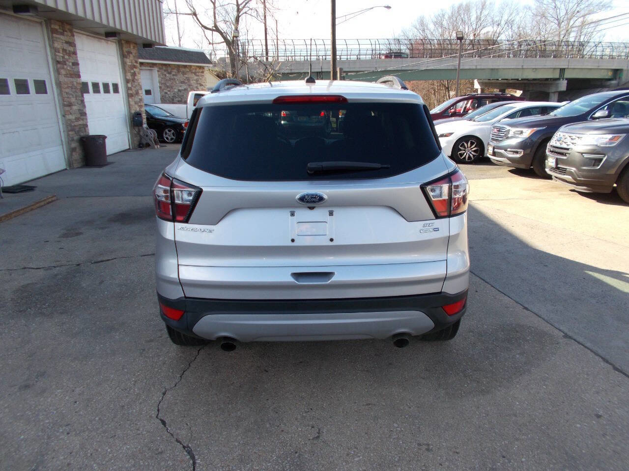Used 2018 Ford Escape SE image 4