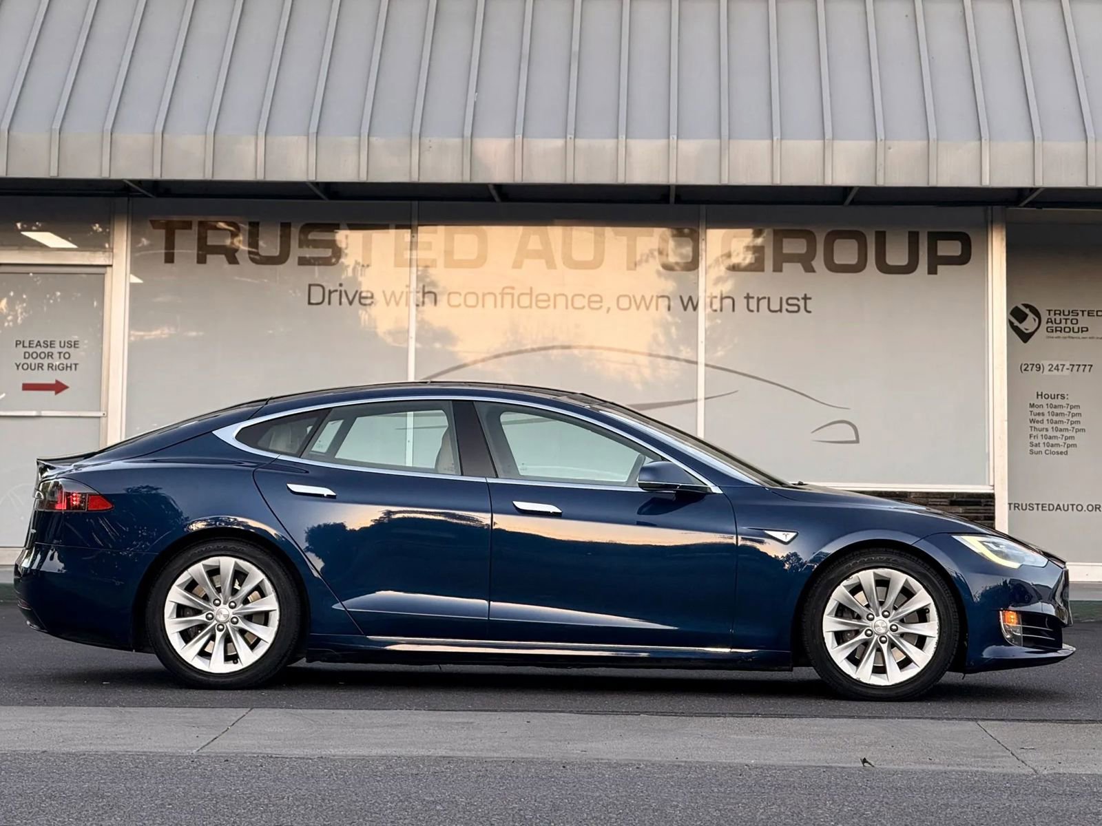 Used 2016 Tesla Model S 90D image 5