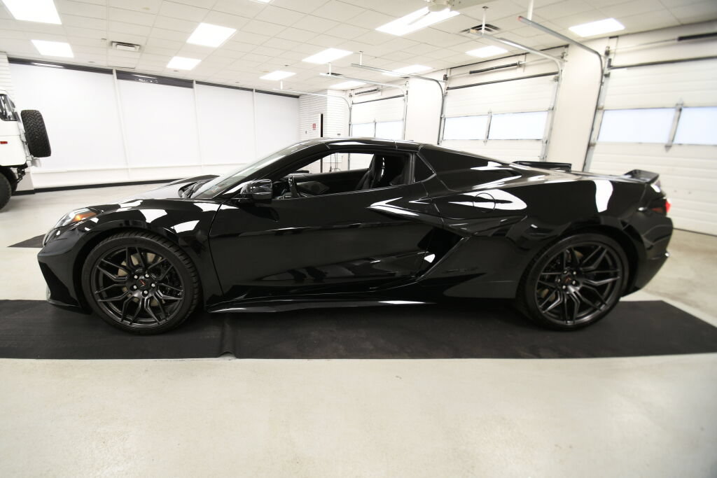 Used 2024 Chevrolet Corvette Z06 RWD image 37