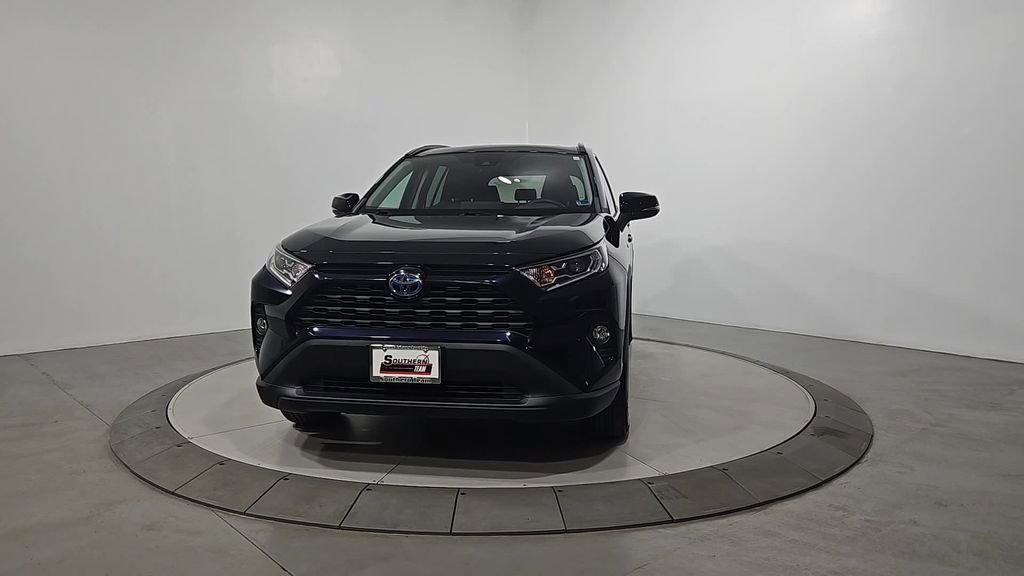Used 2021 Toyota RAV4 XLE w/ Convenience Package image 8