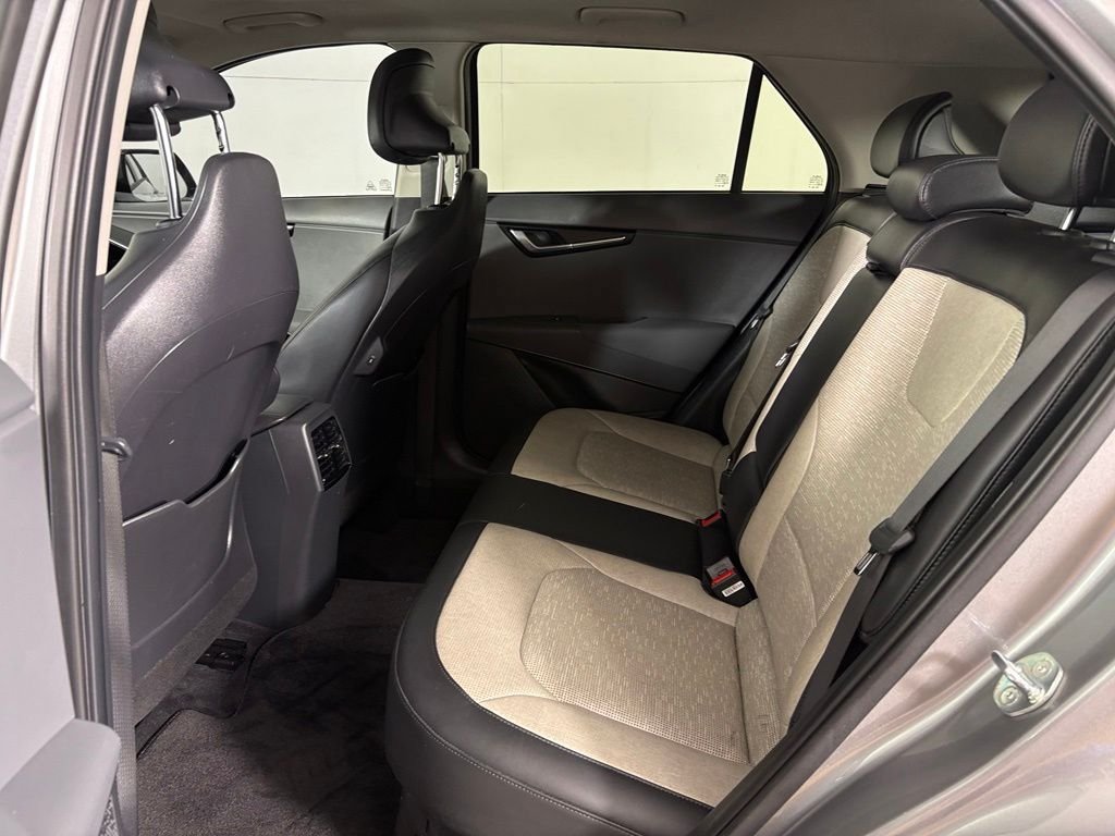 Used 2023 Kia Niro SX Touring FWD image 37